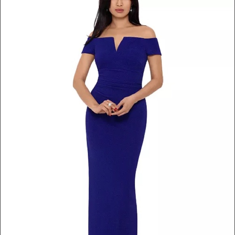 XSCAPE
Petite Off-the-Shoulder Sparkle Gown